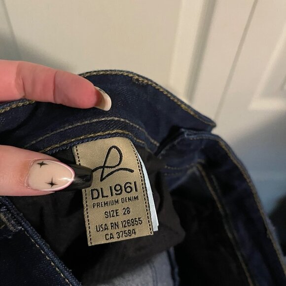DL1961 Women NWT Dark Grace High-Rise Straight 4Way Stretch 360 Comfort Jeans 28 - Picture 5 of 12